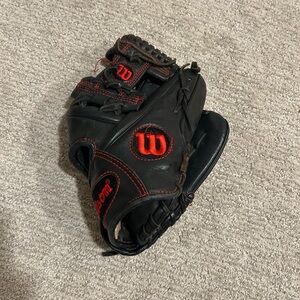 Perfectly Broken In Wilson Black and Red Baseball Glove